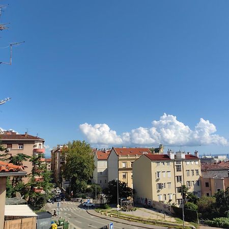 '2R' City Center Holidays And Workstays Rijeka Bagian luar foto