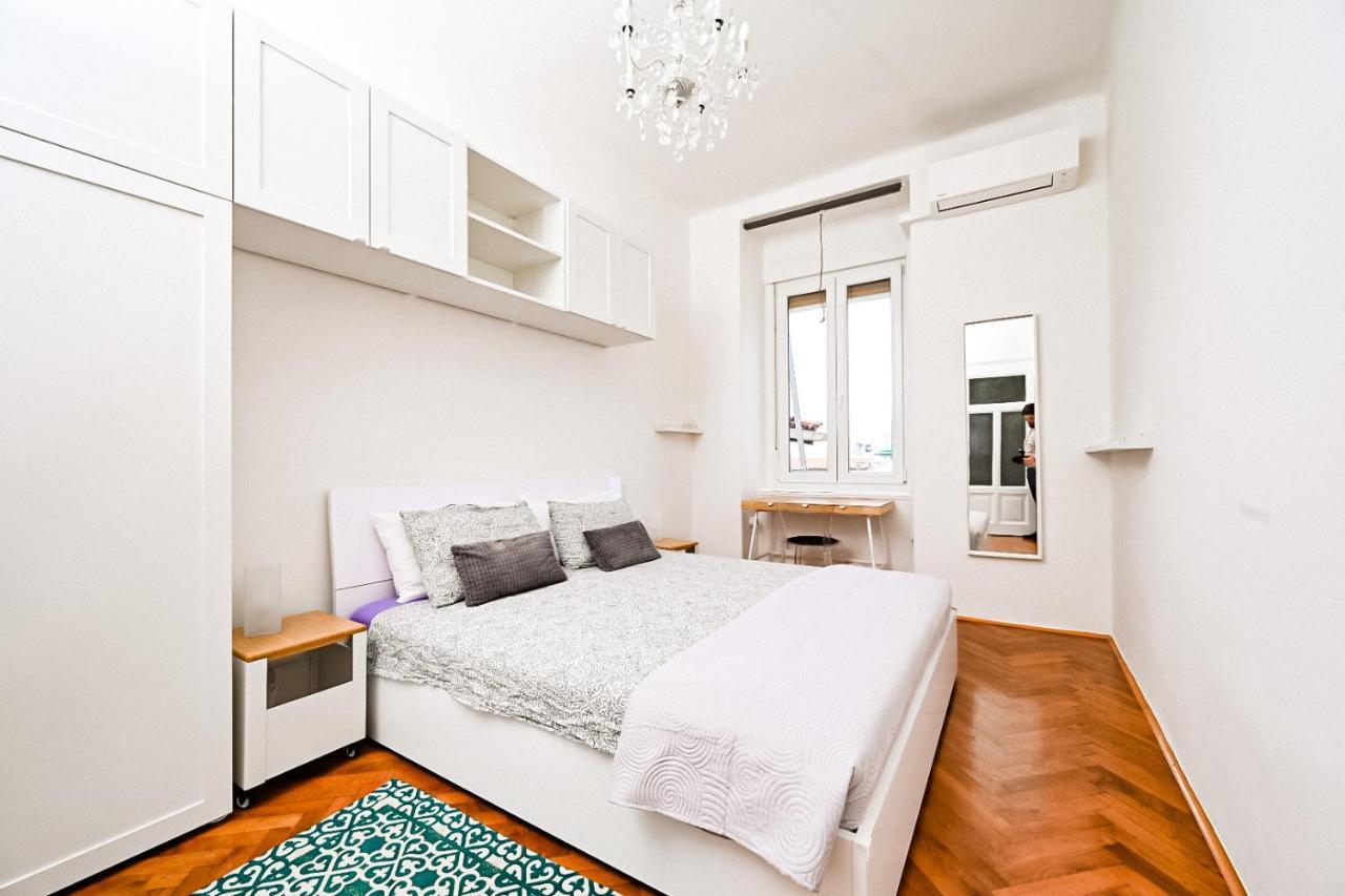 '2R' City Center Holidays And Workstays Rijeka Bagian luar foto