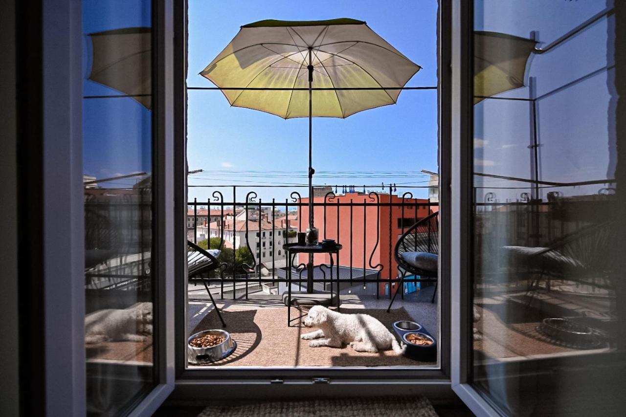 '2R' City Center Holidays And Workstays Rijeka Bagian luar foto